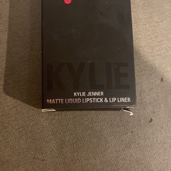 Kylie cosmetics lip kit in the shade twenty one - Picture 5 of 6